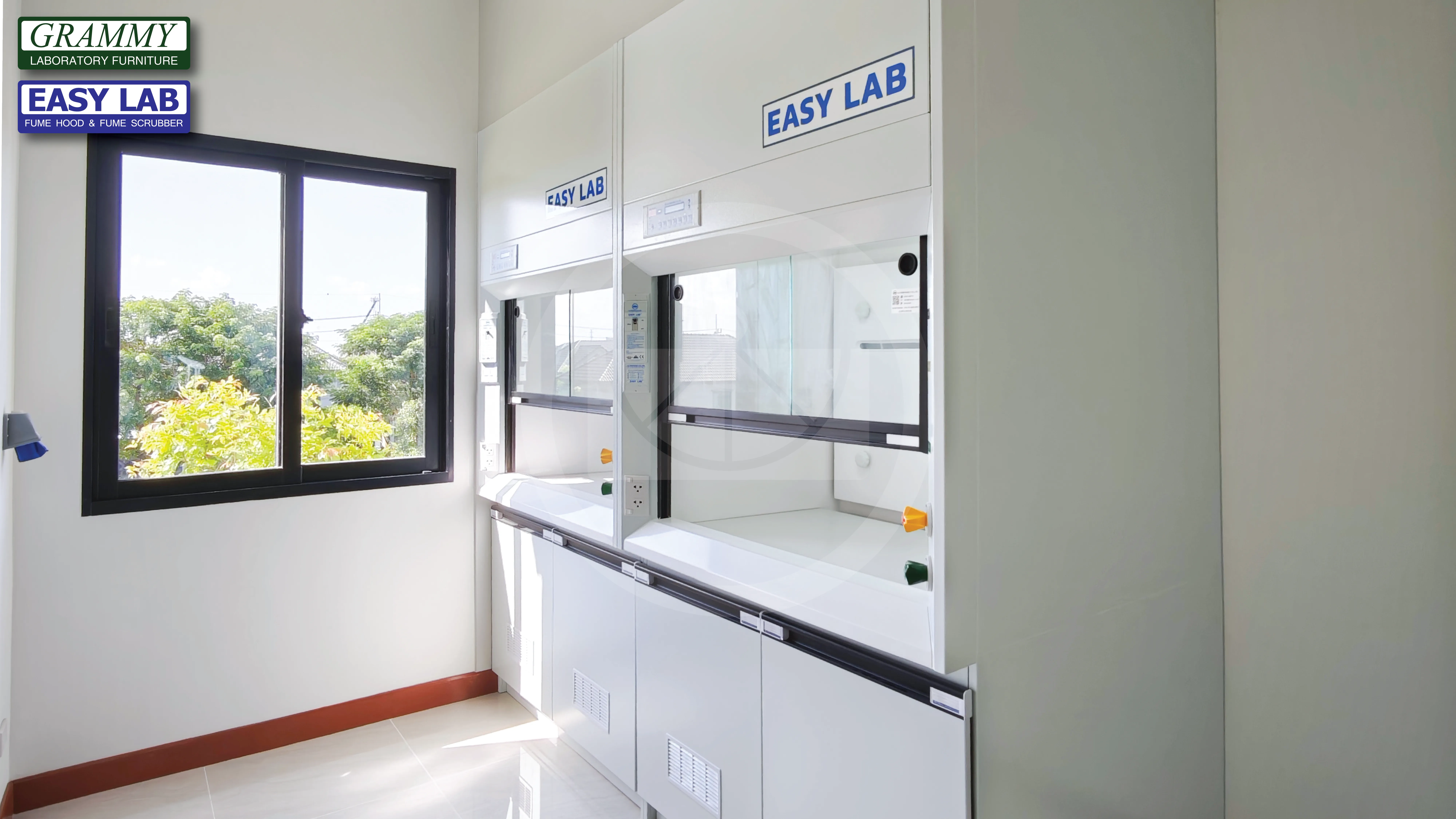 ติดตั้งโต๊ะปฏิบัติการ GRAMMY & ตู้ดูดควัน EASY LAB